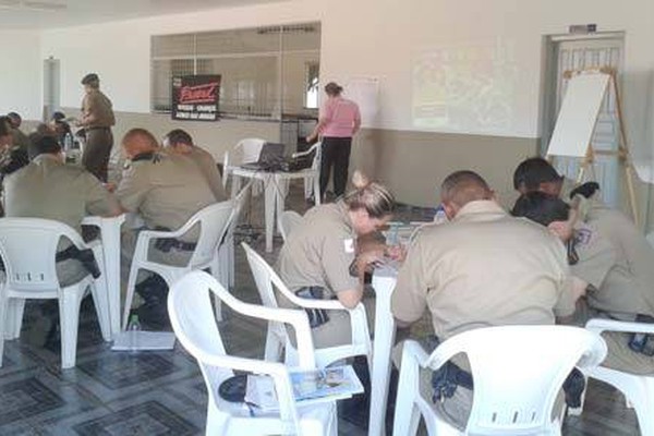 Polícia Militar busca parcerias e viabiliza curso para formação de instrutores do Proerd