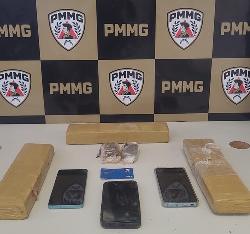 Três pessoas são presas por tráfico de drogas após trocar tiros com a Polícia Militar, em Patrocínio