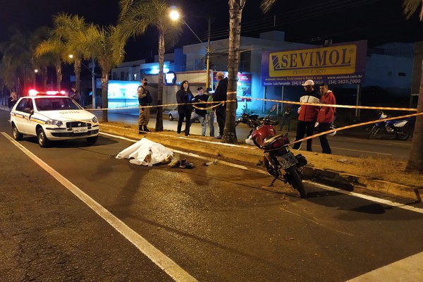 Motociclista morre depois de se sentir mal e cair da motocicleta na Avenida Marabá