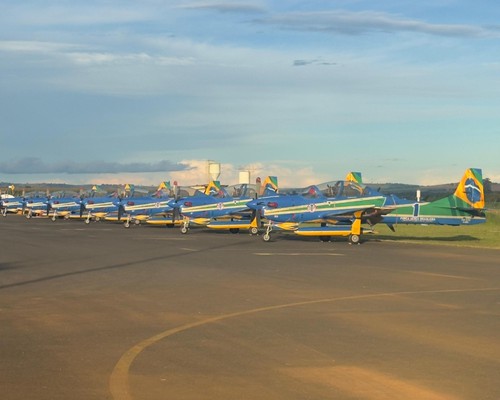 Esquadrilha da Fumaça chega a Patos de Minas e promete espetáculo imperdível neste sábado
