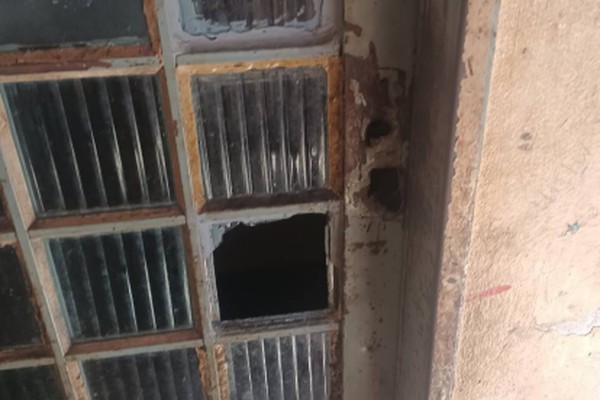 Filha é presa após invadir casa da mãe, descumprir medida protetiva e fazer ameaças em Patos de Minas