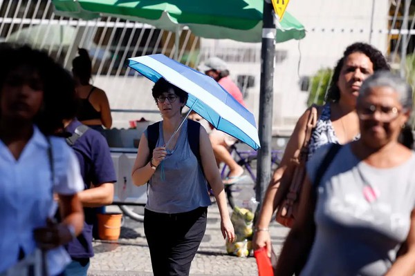Salário mínimo deverá subir para R$ 1.741 em 2027; reajuste de 7,4%