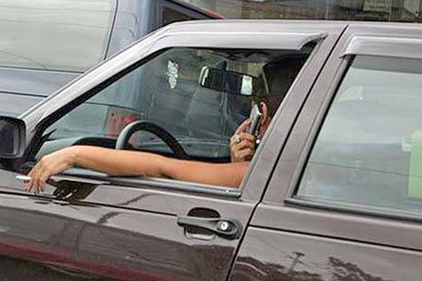 Motorista envolvido em acidente por uso de celular deve responder por crime intencional