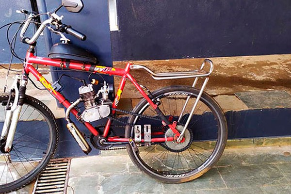 Entregador tem bicicleta motorizada furtada enquanto entregava verduras em Patos de Minas