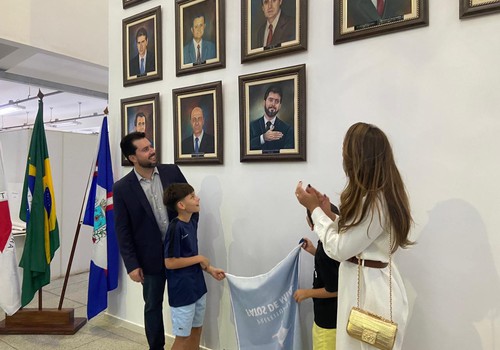 Com presença de ex-mandatários, quadro de Falcão é entronizado na Galeria dos Prefeitos de Patos de Minas