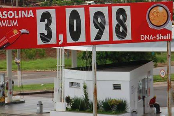 Após anúncio de reajuste, gasolina e diesel ficam mais caros em Patos de Minas