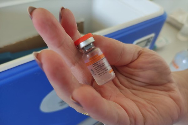 Prefeitura pede denúncias após população apontar supostos “fura-filas” na vacinação contra Covid-19