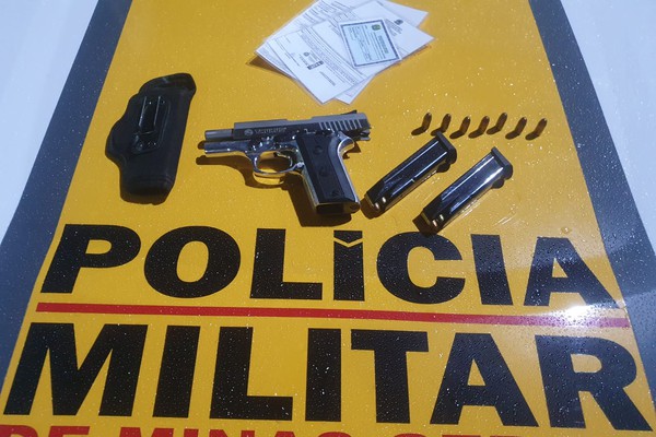 Motorista com registro de atirador é preso com pistola carregada na MGC 354, em Patos de Minas