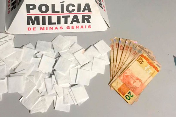 Polícia Militar Rodoviária prende 3 com 82 papelotes de cocaína na MG 235, em São Gotardo