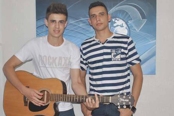 Primos lançam dupla com CD promocional em Patos de Minas