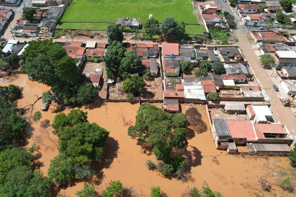Imagens mostram 2ª enchente em Patos de Minas e Bombeiros intensificam monitoramento