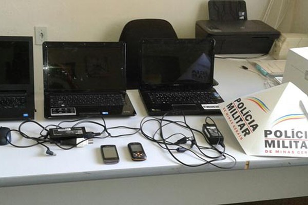 Jovem com várias passagens é preso após furtar 3 notebooks e 2 celulares em São Gonçalo