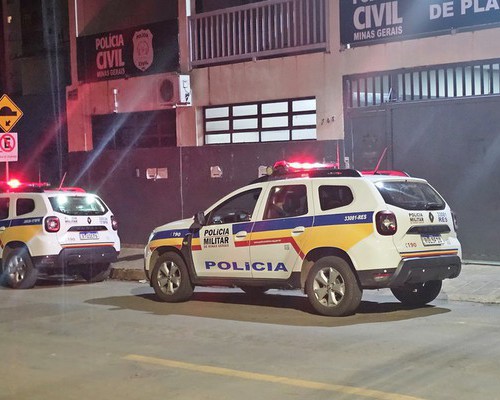 Ciúmes e álcool: homem passa a noite fora, chega em casa dizendo estar sendo traído e agride a esposa em Patos de Minas