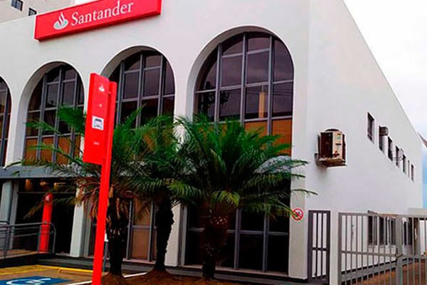 Santander fecha agência em Patos de Minas após funcionário testar positivo para Covid-19