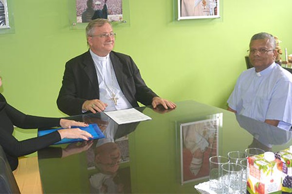 Com intuito de superar a violência, Associação e Diocese lançam projeto Café com Bordado