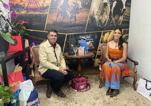 Patos Hoje conversa com a candidata a Rainha do Milho 2026, Vitória Magalhães; veja ao vivo