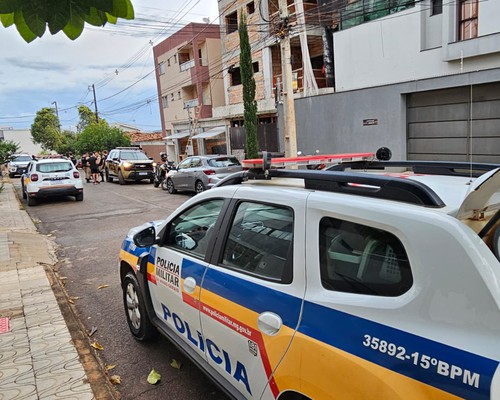 Operação da PM termina com suspeito morto, dois presos e cinco armas apreendidas em Patos de Minas
