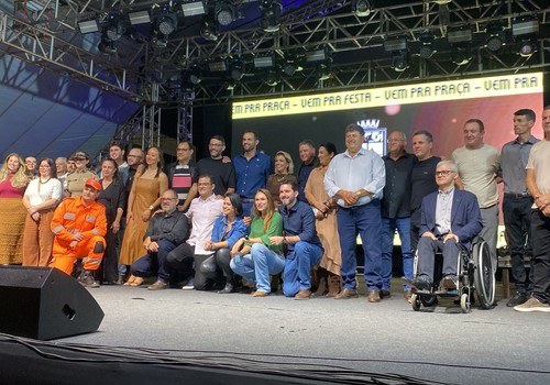 Autoridades patenses, em todas as áreas, abrem oficialmente a Fenapraça 2026; veja ao vivo