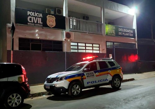 Homem que perseguia ex-companheira é preso após causar confusão em bar durante jogo do Brasil
