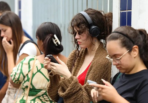 Desigualdades marcam formalização do trabalho entre jovens brasileiros