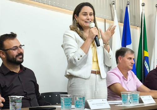 Posse da nova diretoria da AMAPAR marca momento histórico com eleição da primeira mulher presidente