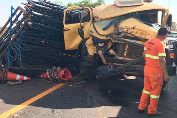 Pintor de faixas atingido por caminhão na BR365 não resiste e morre em Patrocínio