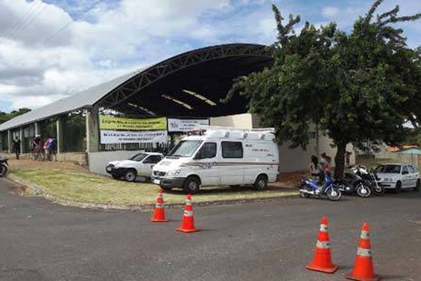 Depois da polêmica, moradores comemoram inauguração de quadra no Jardim Esperança