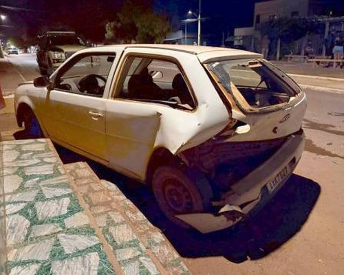 Motorista é preso após atingir traseira de outro veículo no Centro de Varjão de Minas