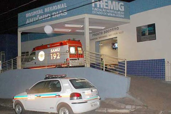 Idoso atropelado ao atravessar rodovia em Presidente Olegário é internado em estado grave no Hospital Regional