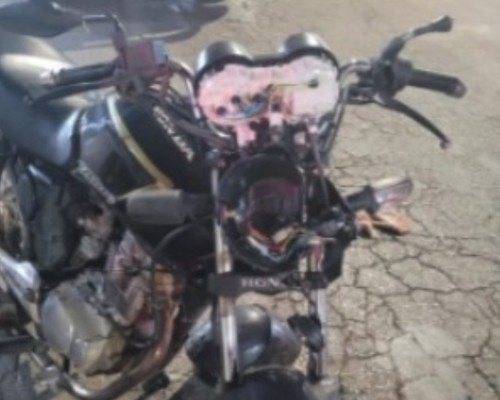 Após sofrerem acidente, motociclista e passageiro são abordados e acabam na delegacia