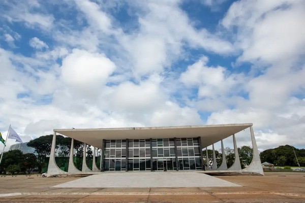 Moraes vota por Zambelli pegar 10 anos de prisão por invasão ao CNJ