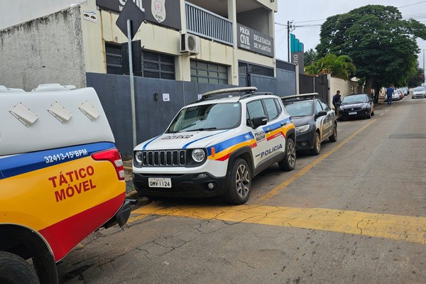 Mulher foge correndo após furto no Centro de Patos de Minas, mas é perseguida e presa