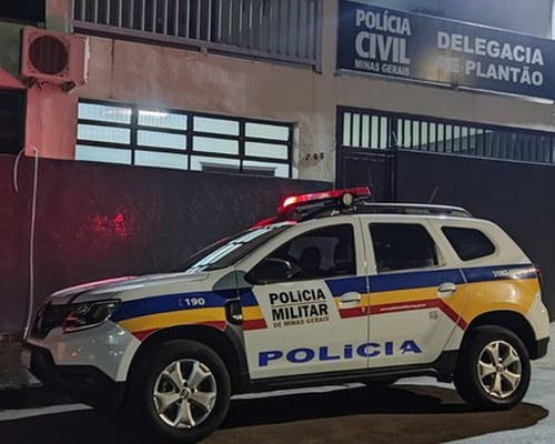 Filho proibido de se aproximar recusa-se a ir embora da casa da mãe e acaba preso