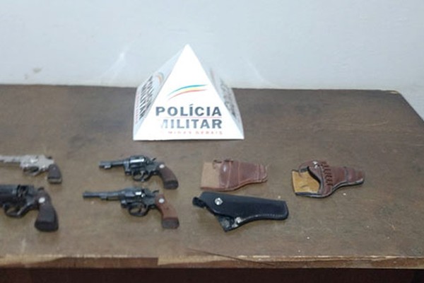Polícia Militar prende homem de 52 anos em Patrocínio com 4 revólveres