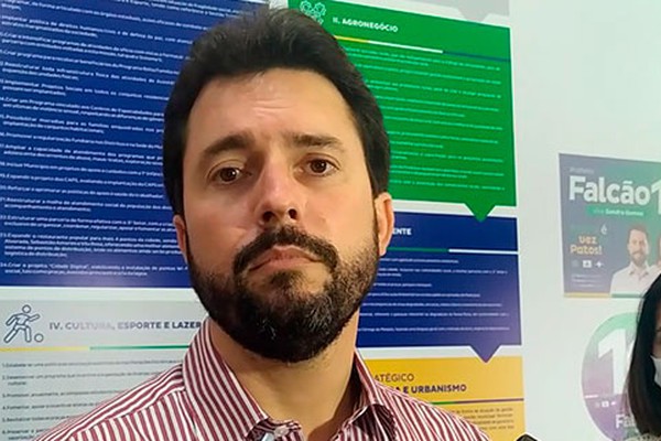 Falcão concede entrevista coletiva, destaca pontos da campanha e projeta futuro governo
