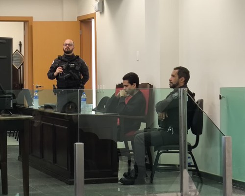 Jovem que atacou ex-namorada com faca, garrafa quebrada e martelo é condenado a 15 anos em Patos de Minas