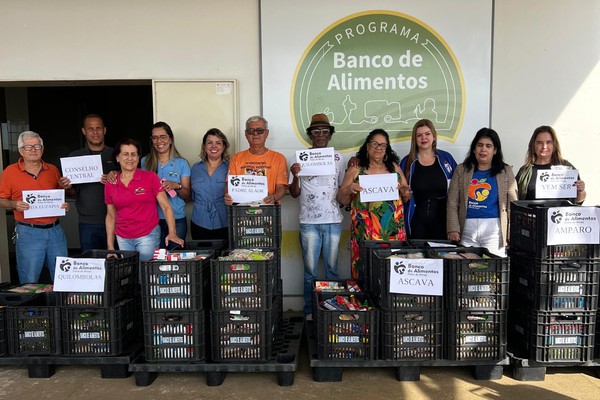 URT doa mais de duas toneladas de alimentos para o Banco de Alimentos de Patos de Minas