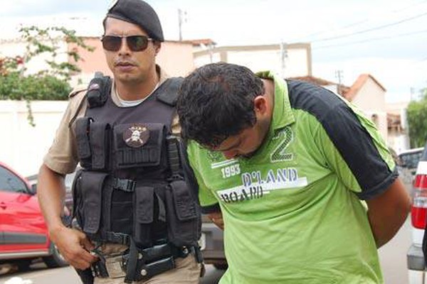PM encontra pedras de crack no Santa Luzia e homem é preso por tráfico de drogas