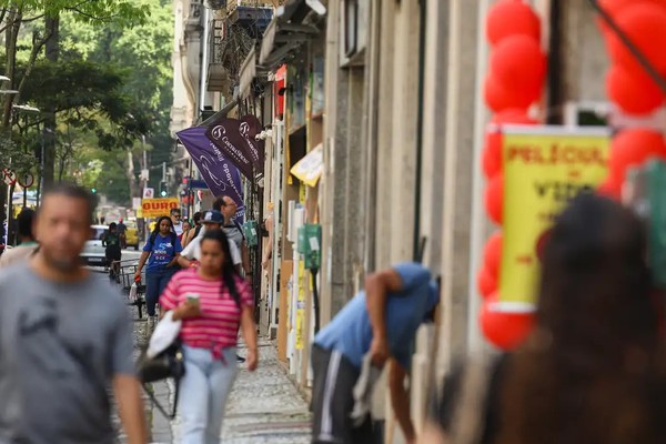 Fim da escala 6x1 traz esperança de mais tempo para família e saúde