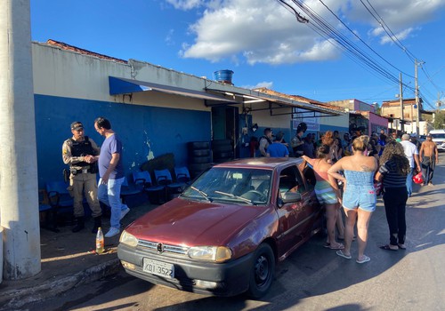 Atirador abre fogo e mata jovem dentro de borracharia em Patos de Minas