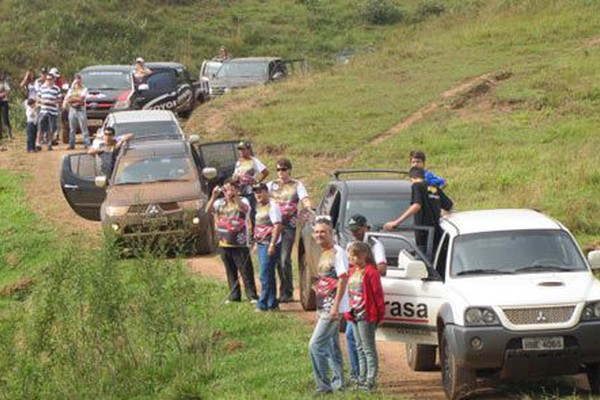 Pilotos da região se aventuram pelas trilhas de Patos de Minas no 1º Trilhão 4 por 4