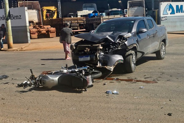 Motociclista e passageira ficam feridos em grave acidente no bairro Planalto
