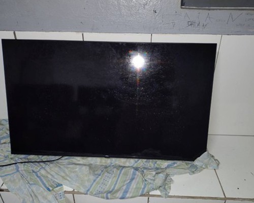 Homem invade quarto de hotel no Centro de Patos de Minas, furta TV e acaba preso tentando vendê-la