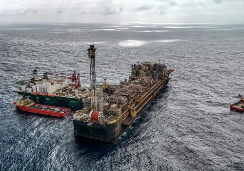 Petroleiros pedem Petrobras mais estatal e menor repasse a acionistas