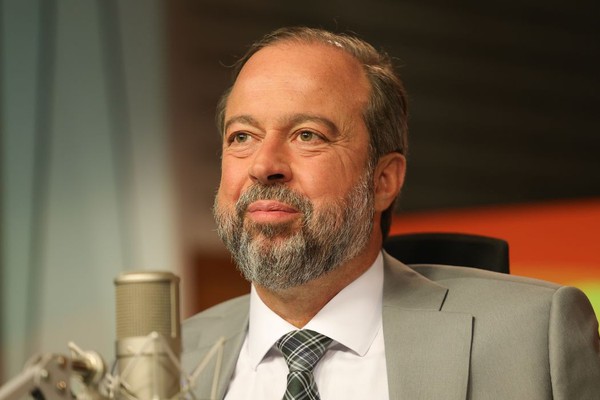 Não precisaremos do horário de verão neste ano, diz Alexandre Silveira