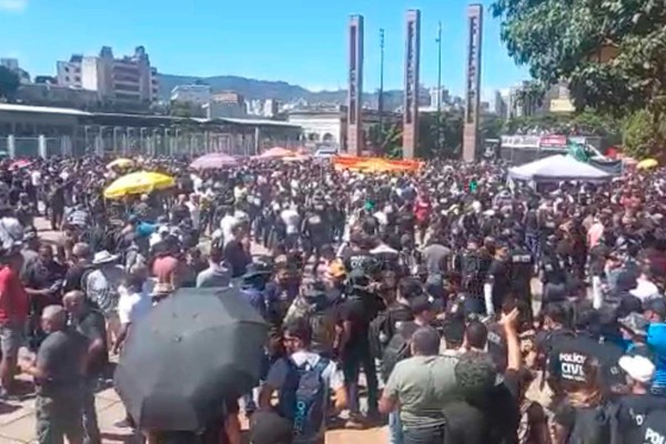 Servidores da segurança pública realizam novo protesto e exigem que Governo cumpra acordo