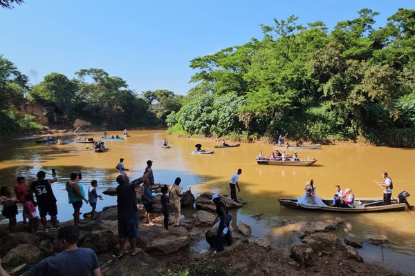 Canoagem, cavalgada e muita devoção marcam as celebrações de Nossa Senhora Aparecida em Patos de Minas