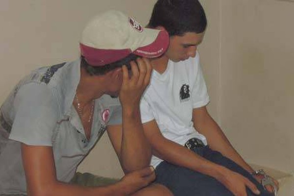 Jovem é preso pela Polícia Militar no momento em que vendia crack para usuário