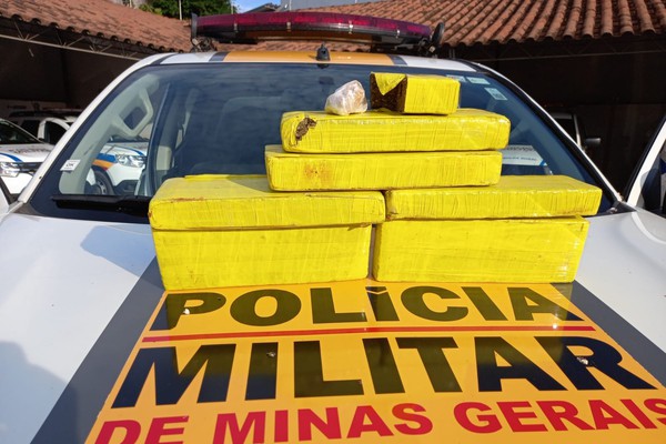 Jovem de Carmo do Paranaíba vem a Patos de Minas comprar drogas e acaba preso pela polícia na BR-352
