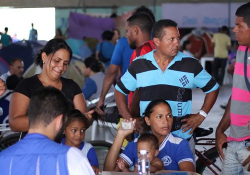 Venezuelanos que vivem no Brasil veem com tristeza crise em seu país